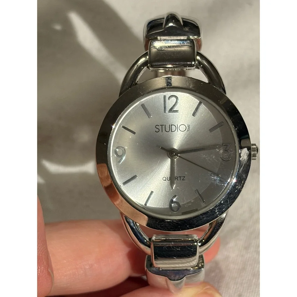 Studio‎ Time Silver Tone Bangle Cuff Watch Quartz Fashion Womens STD3886T